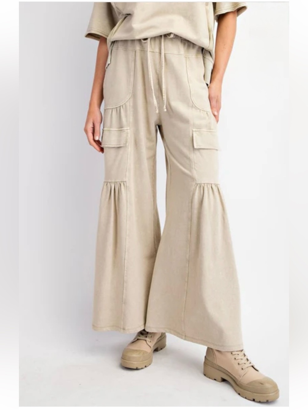 New: Easel Mineral Wash Terry Knit Cargo Pockets Tiered Wide Leg Pants• Large